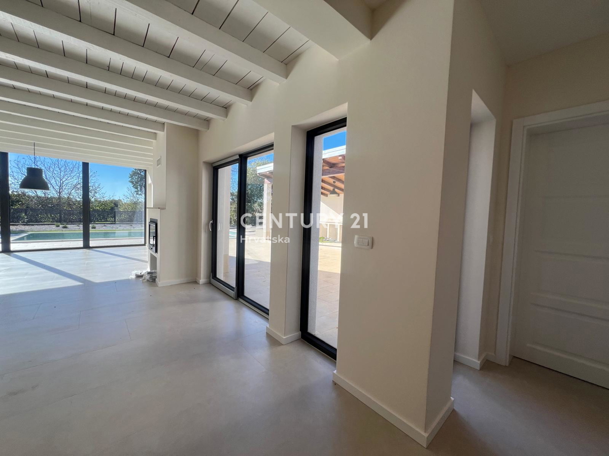 POREČ, MODERNA, NOVA VILA Z BAZENOM