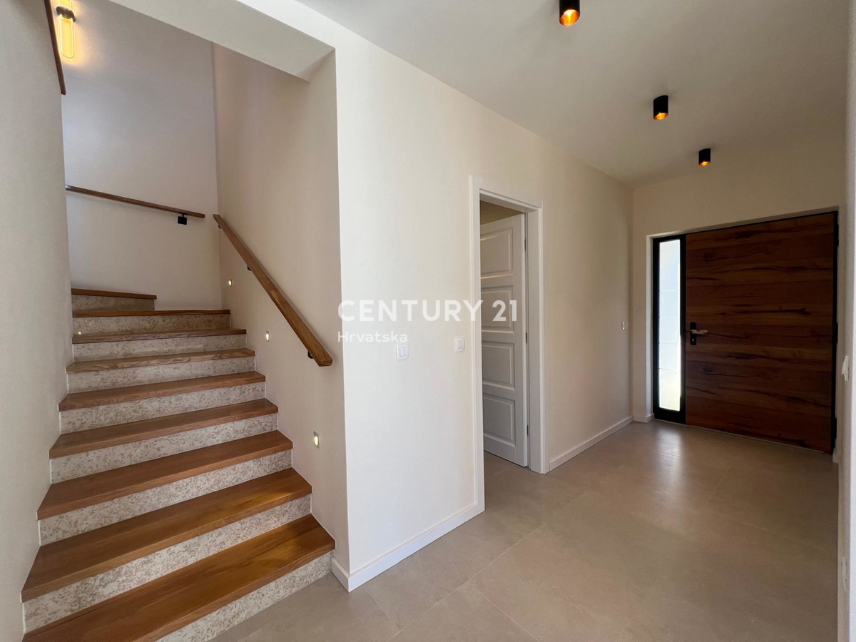 POREČ, MODERNA, NOVA VILA Z BAZENOM