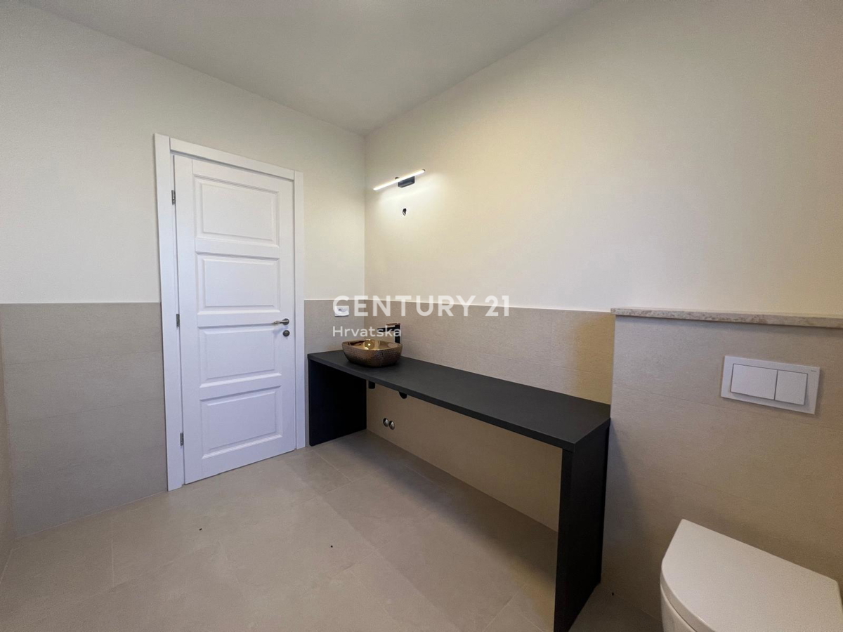 POREČ, MODERNA, NOVA VILA Z BAZENOM