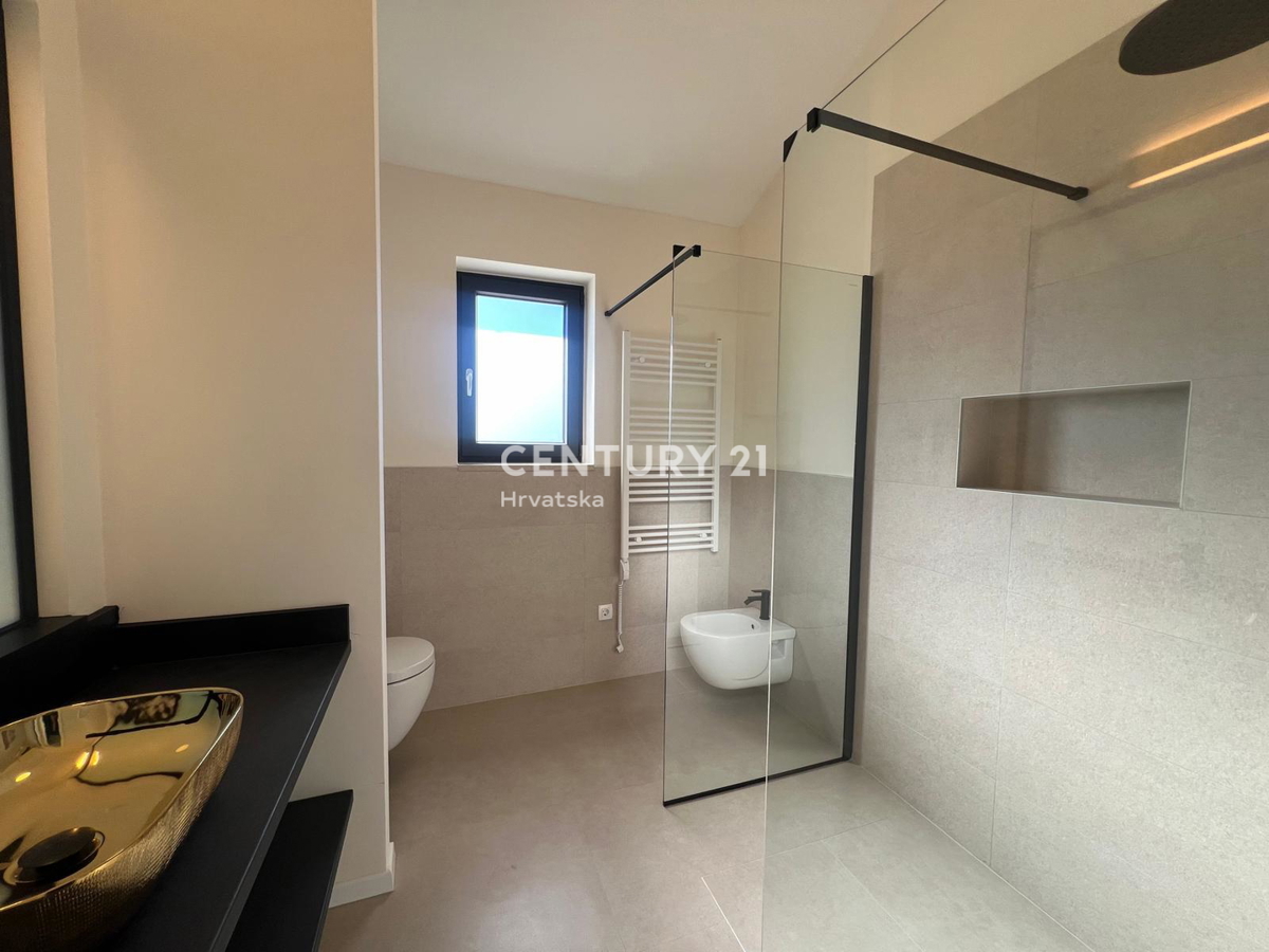 POREČ, MODERNA, NOVA VILA Z BAZENOM