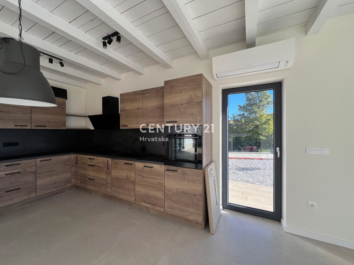 POREČ, MODERNA, NOVA VILA Z BAZENOM