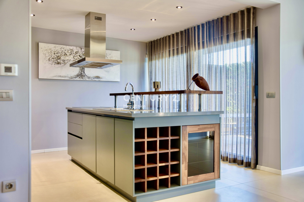 POREČ, MODERNA LUKSUZNA VILA S POGLEDOM NA MORJE