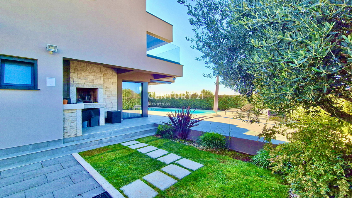 POREČ, MODERNA LUKSUZNA VILA S POGLEDOM NA MORJE