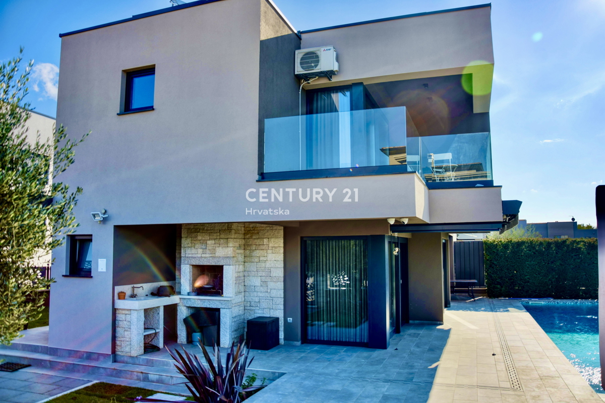 POREČ, MODERNA LUKSUZNA VILA S POGLEDOM NA MORJE