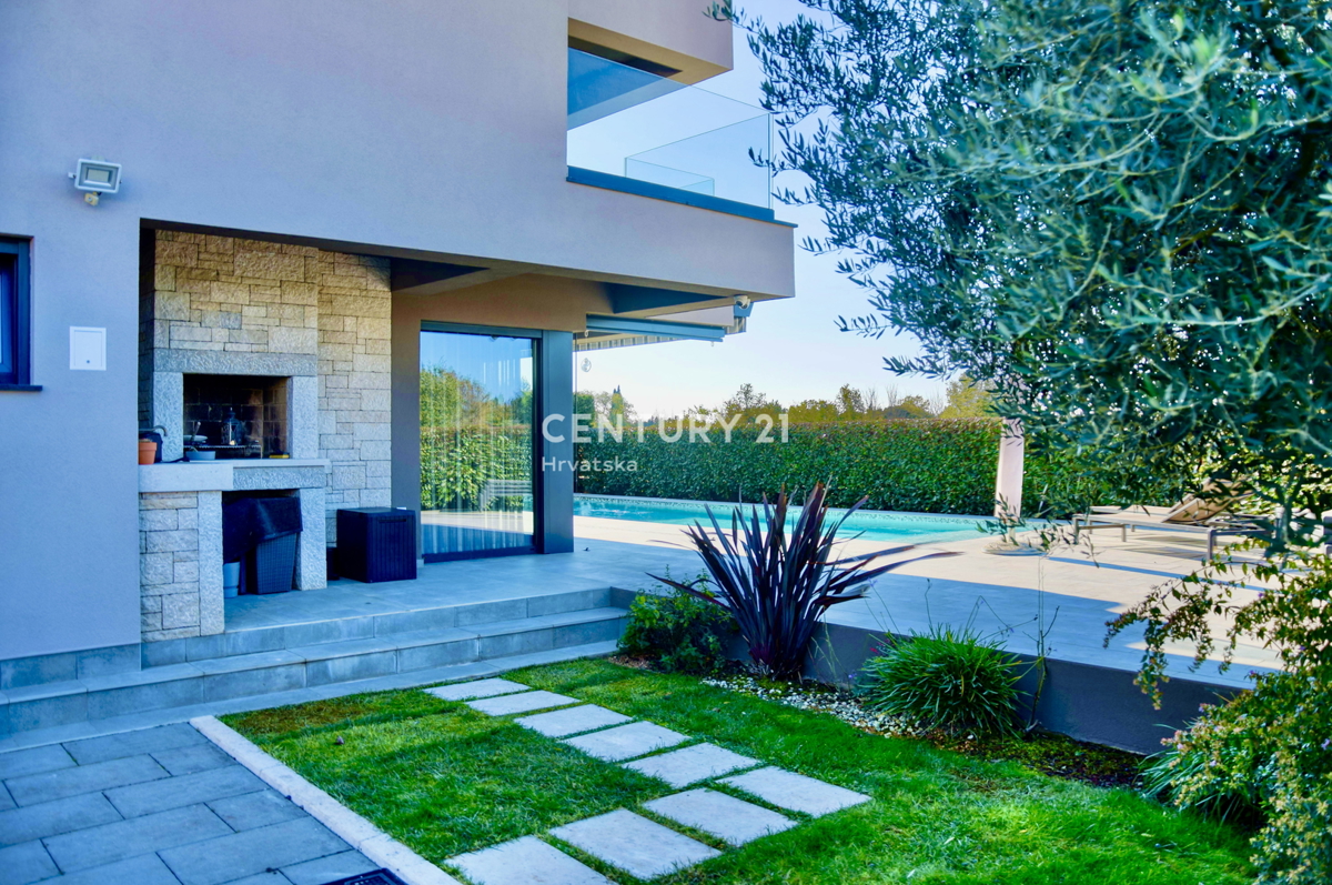 POREČ, MODERNA LUKSUZNA VILA S POGLEDOM NA MORJE