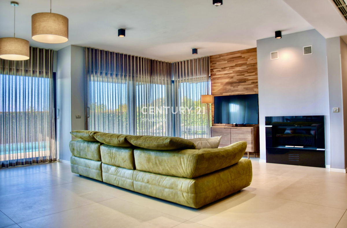 POREČ, MODERNA LUKSUZNA VILA S POGLEDOM NA MORJE