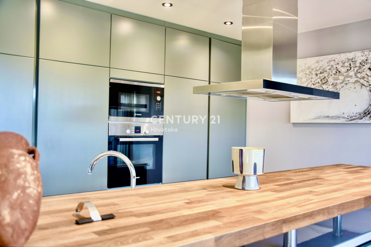 POREČ, MODERNA LUKSUZNA VILA S POGLEDOM NA MORJE