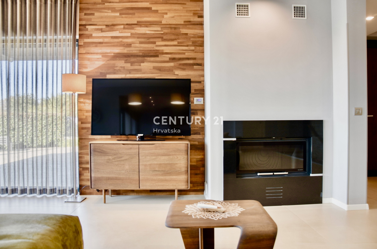 POREČ, MODERNA LUKSUZNA VILA S POGLEDOM NA MORJE