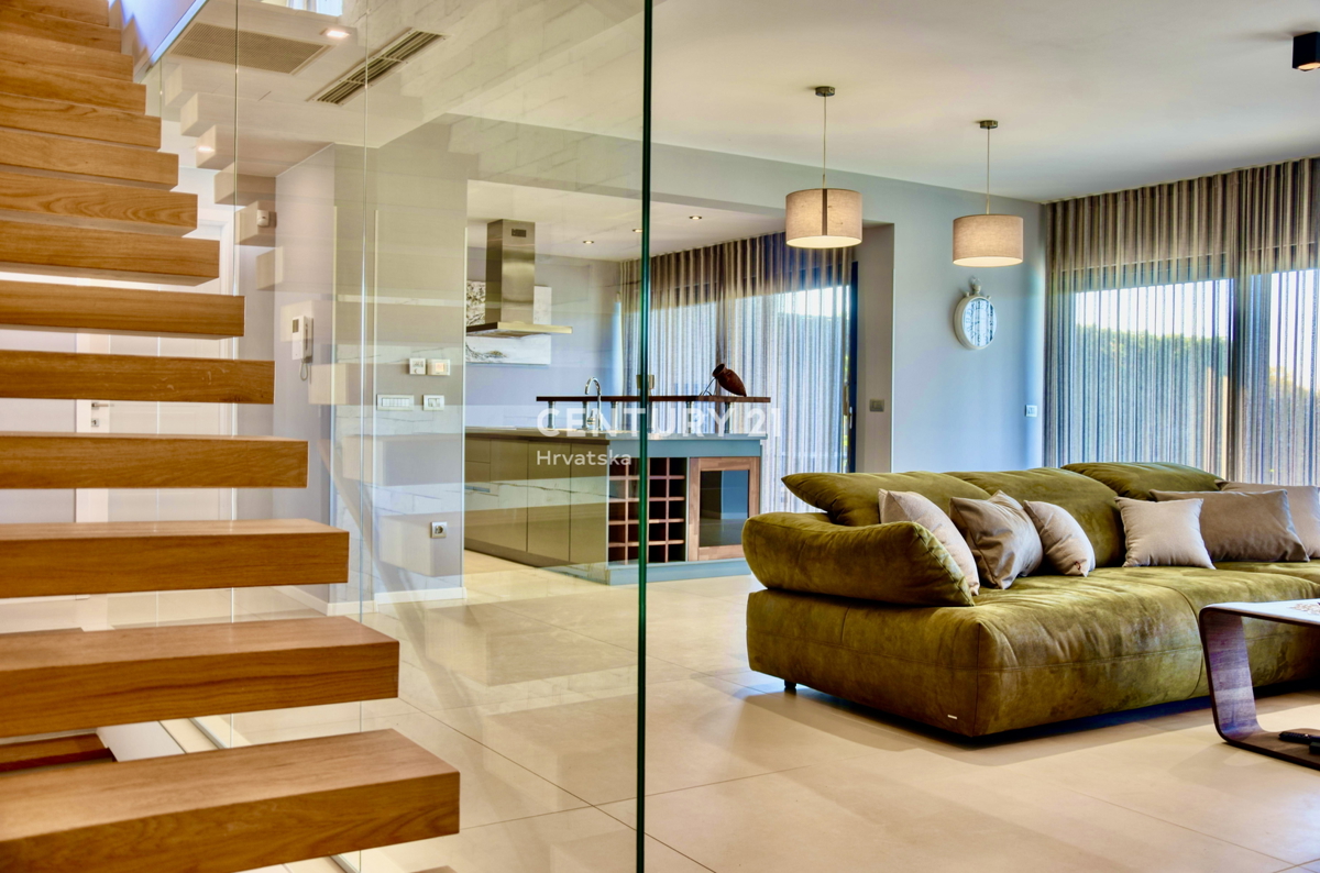 POREČ, MODERNA LUKSUZNA VILA S POGLEDOM NA MORJE