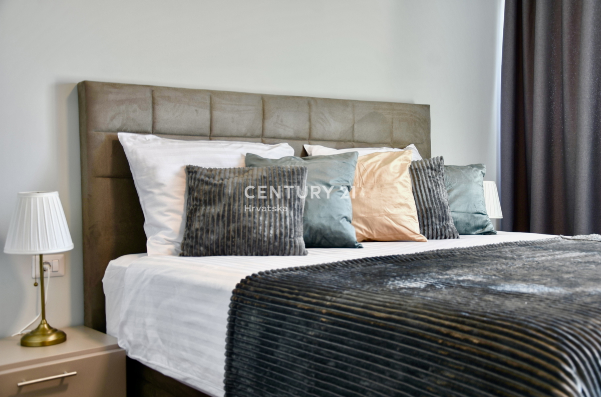 POREČ, MODERNA LUKSUZNA VILA S POGLEDOM NA MORJE