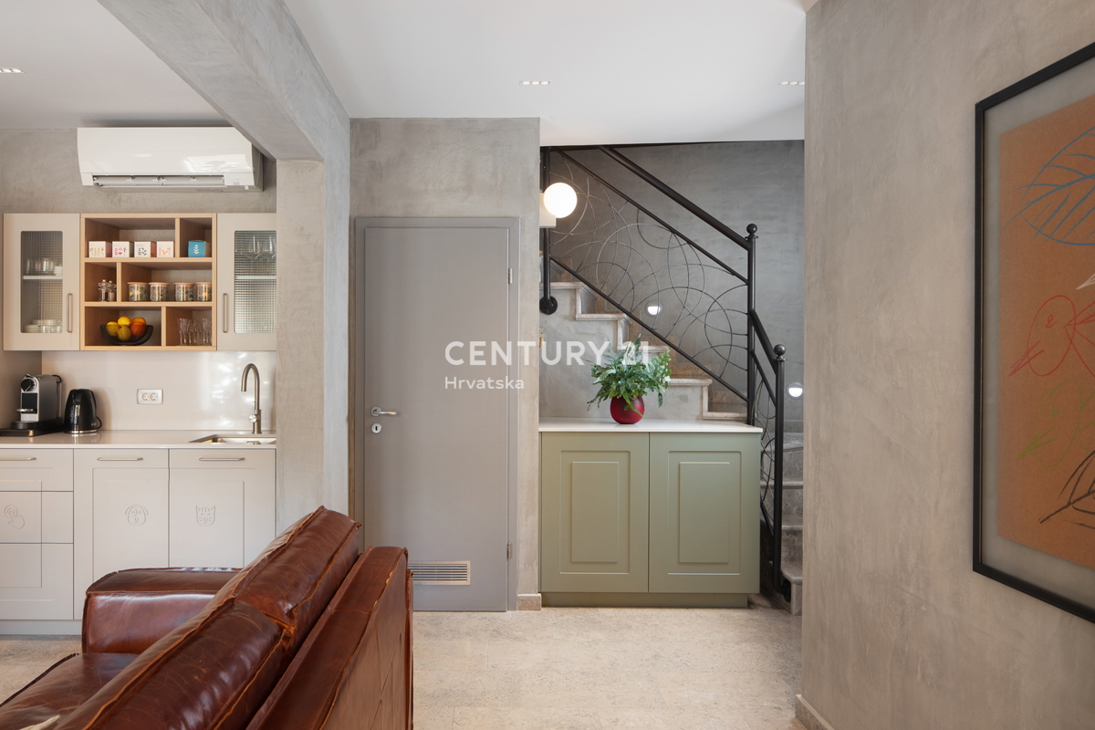 LABIN, STARI GRAD, BUTIČNA HOTEL S 5 PROSTORI NA ČUDOVITI LOKACIJI