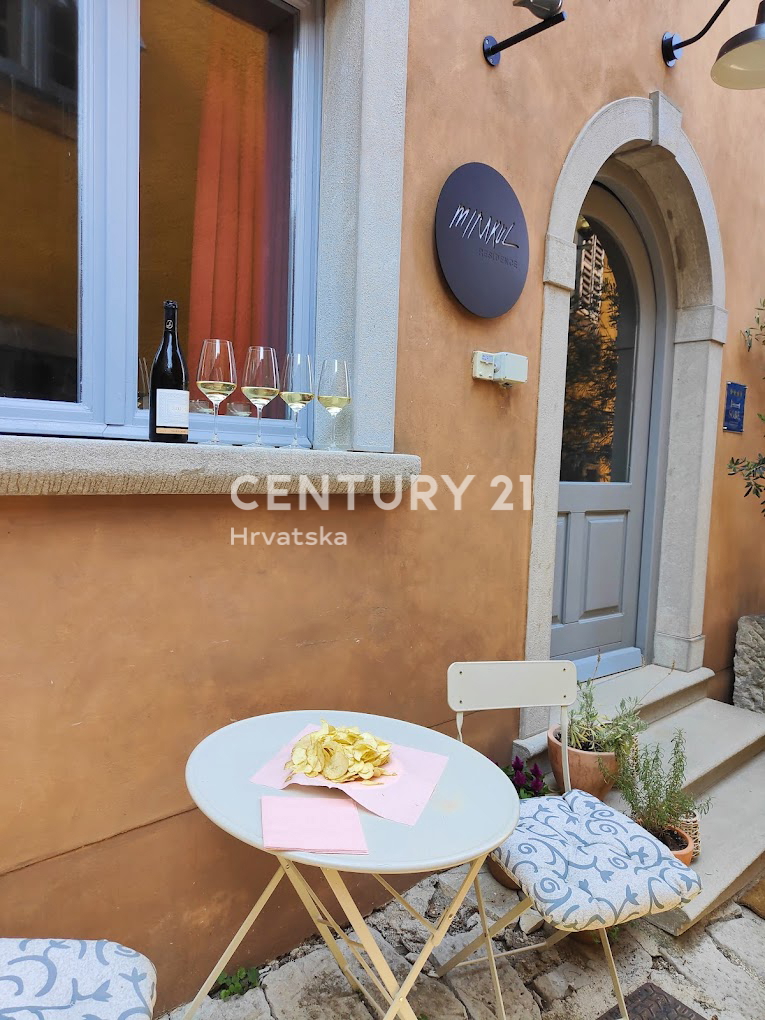 LABIN, STARI GRAD, BUTIČNA HOTEL S 5 PROSTORI NA ČUDOVITI LOKACIJI