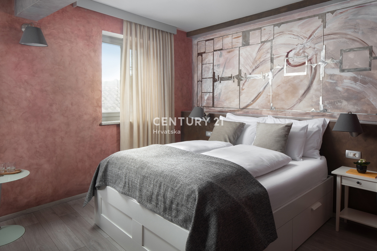 LABIN, STARI GRAD, BUTIČNA HOTEL S 5 PROSTORI NA ČUDOVITI LOKACIJI