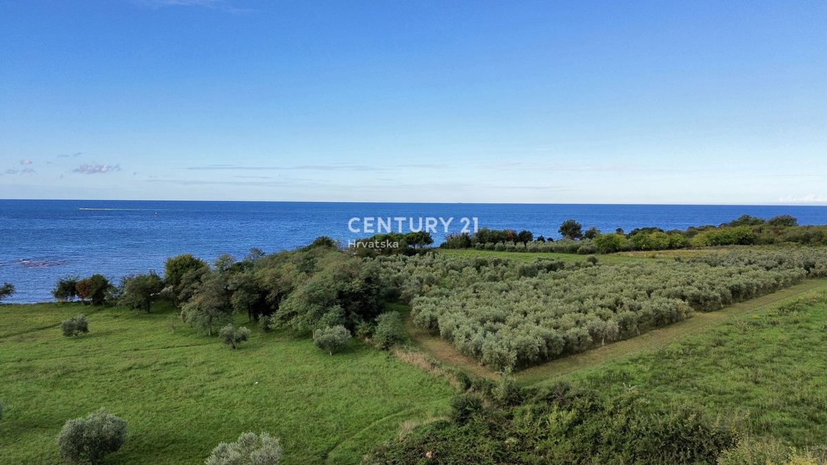 Umag, dvojna hiša samo 150 metrov od plaže s panoramskim in odprtim pogledom na morje