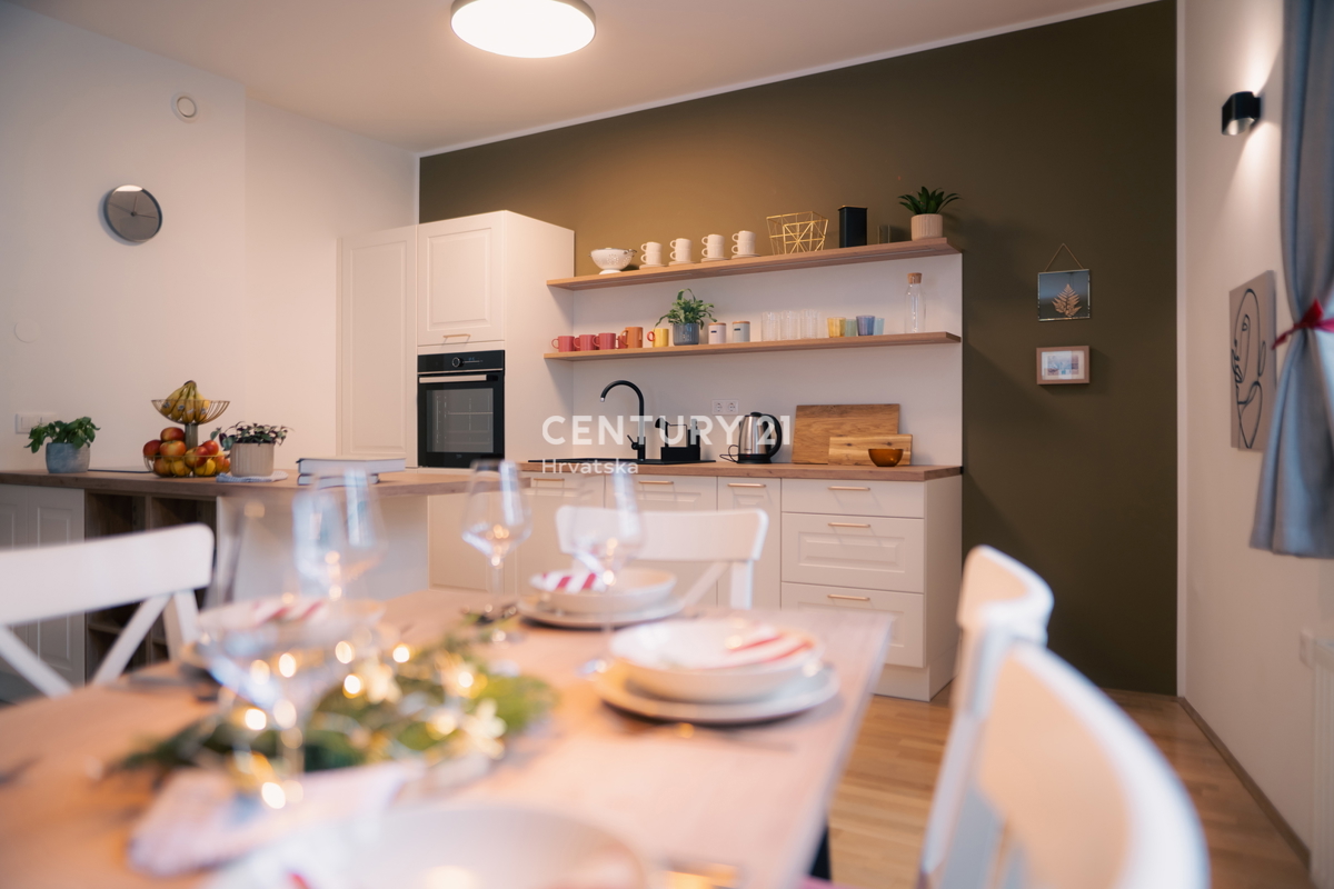 MARIBOR, POHORJE, STANOVANJE V PRITLIČJU Z VELIKIM ATRIJEM