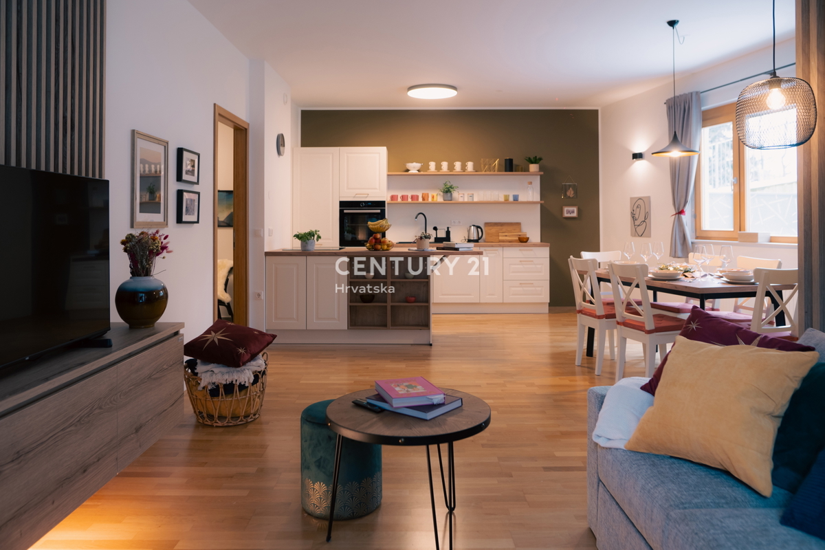 MARIBOR, POHORJE, STANOVANJE V PRITLIČJU Z VELIKIM ATRIJEM