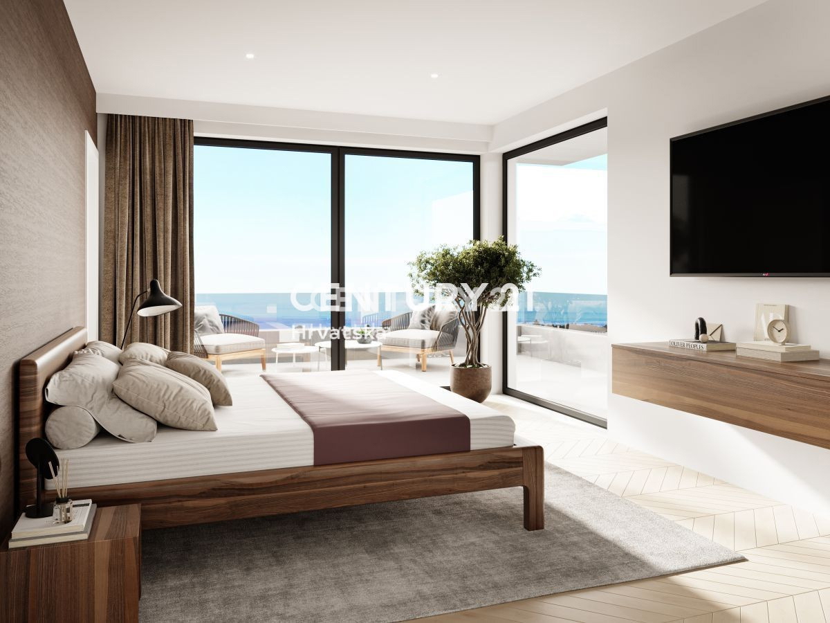 PRODAJA, NOVA VILA S BAZENOM IN ČUDOVITIM POGLEDOM NA MORJE