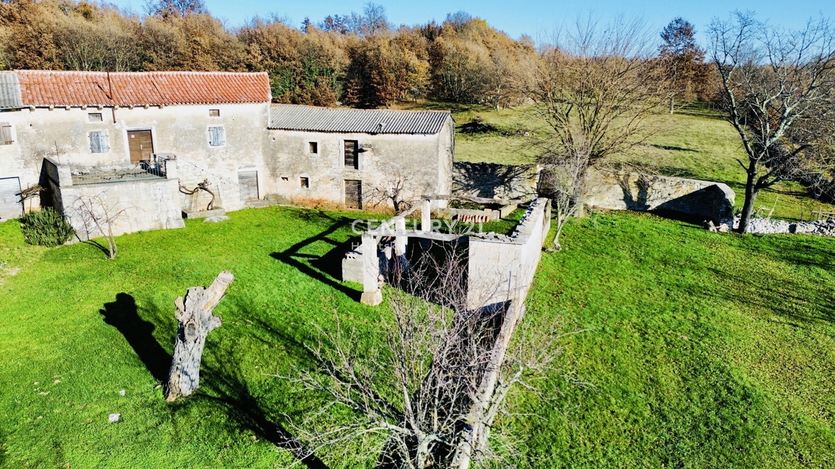 POREČ, OKOLICA, EKSKLUZIVNO AVTOHTONO ISTARSKO IMANJE S POGLEDOM NA MORJE