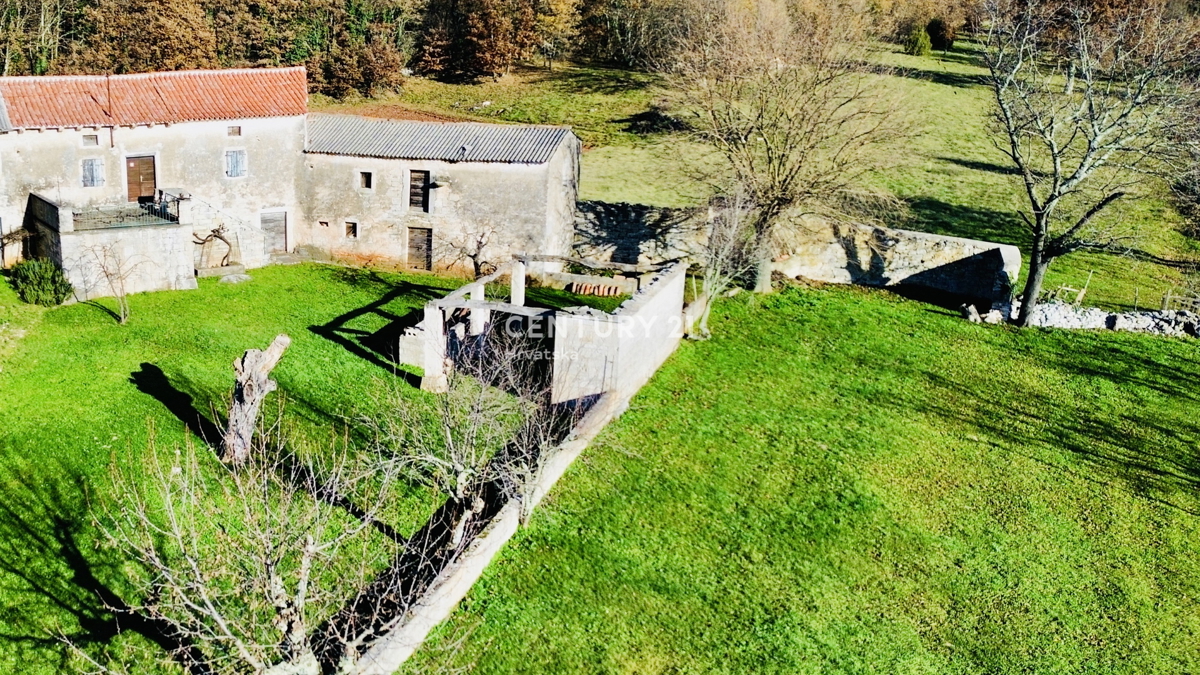 POREČ, OKOLICA, EKSKLUZIVNO AVTOHTONO ISTARSKO IMANJE S POGLEDOM NA MORJE