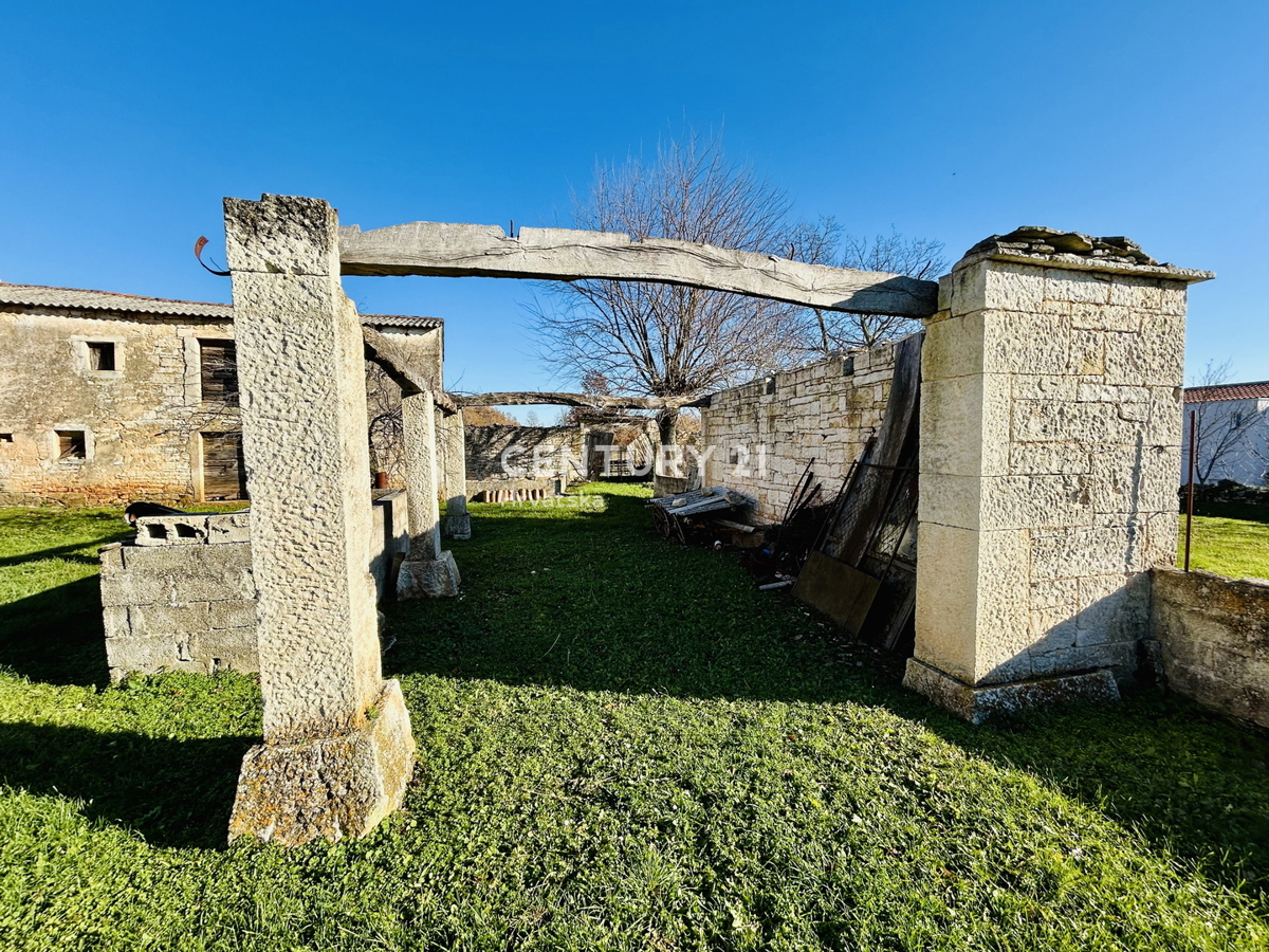 POREČ, OKOLICA, EKSKLUZIVNO AVTOHTONO ISTARSKO IMANJE S POGLEDOM NA MORJE