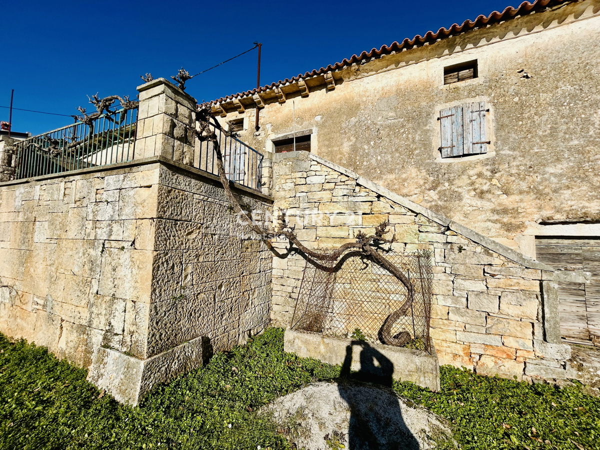 POREČ, OKOLICA, EKSKLUZIVNO AVTOHTONO ISTARSKO IMANJE S POGLEDOM NA MORJE
