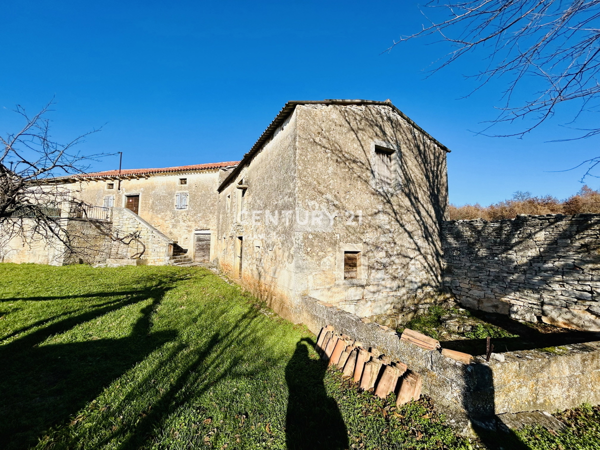 POREČ, OKOLICA, EKSKLUZIVNO AVTOHTONO ISTARSKO IMANJE S POGLEDOM NA MORJE