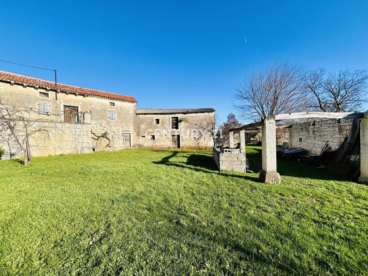 POREČ, OKOLICA, EKSKLUZIVNO AVTOHTONO ISTARSKO IMANJE S POGLEDOM NA MORJE