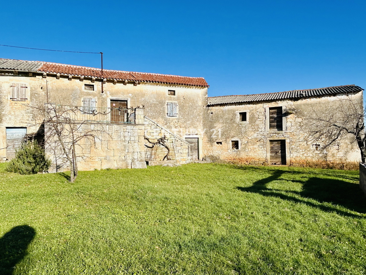 POREČ, OKOLICA, EKSKLUZIVNO AVTOHTONO ISTARSKO IMANJE S POGLEDOM NA MORJE