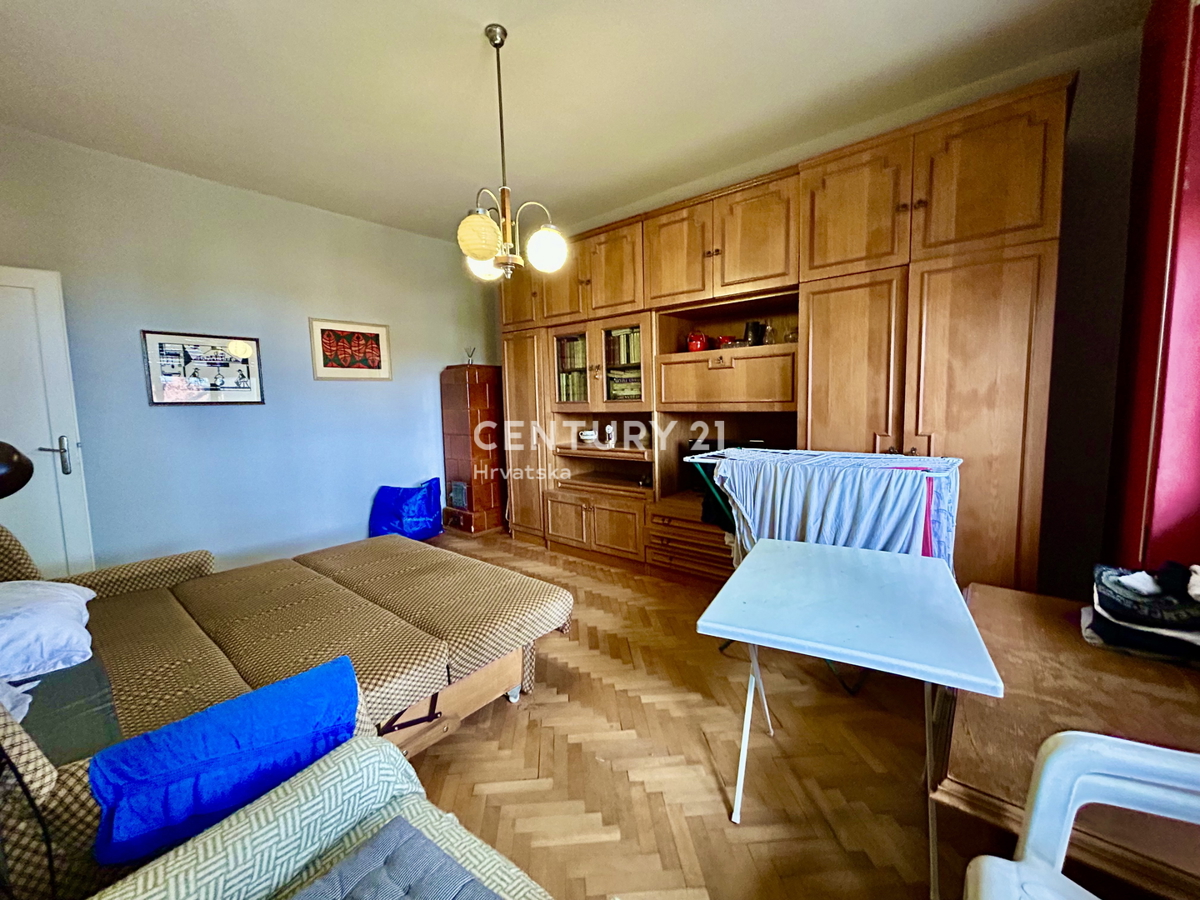 UMAG, CENTAR, UDOBNO DVOSOBNO STANOVANJE S POGLEDOM NA MORJE