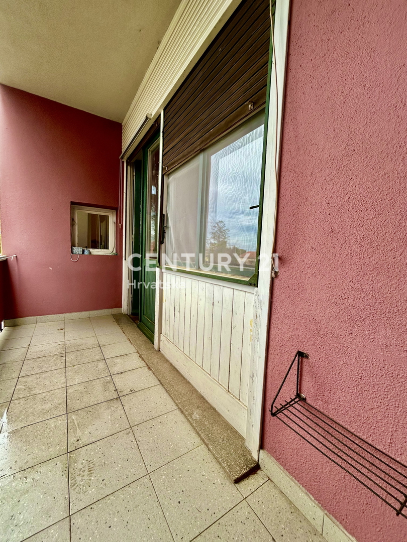 UMAG, CENTAR, UDOBNO DVOSOBNO STANOVANJE S POGLEDOM NA MORJE