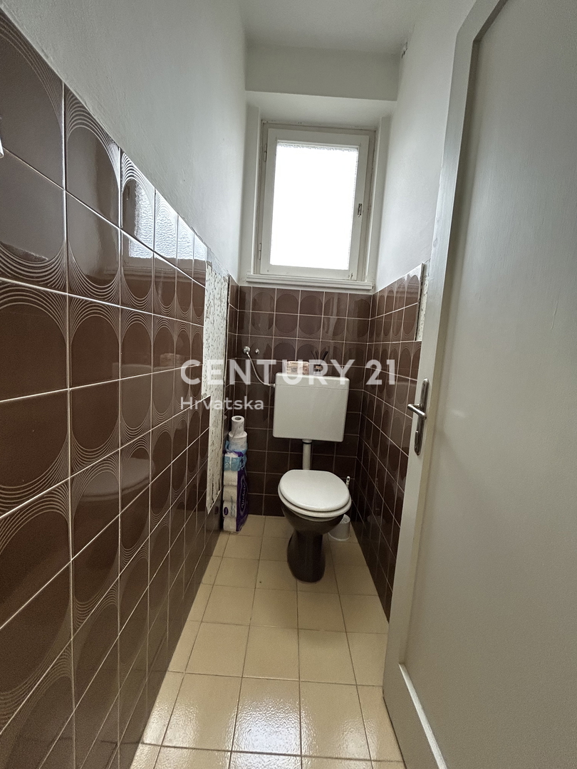 UMAG, CENTAR, UDOBNO DVOSOBNO STANOVANJE S POGLEDOM NA MORJE