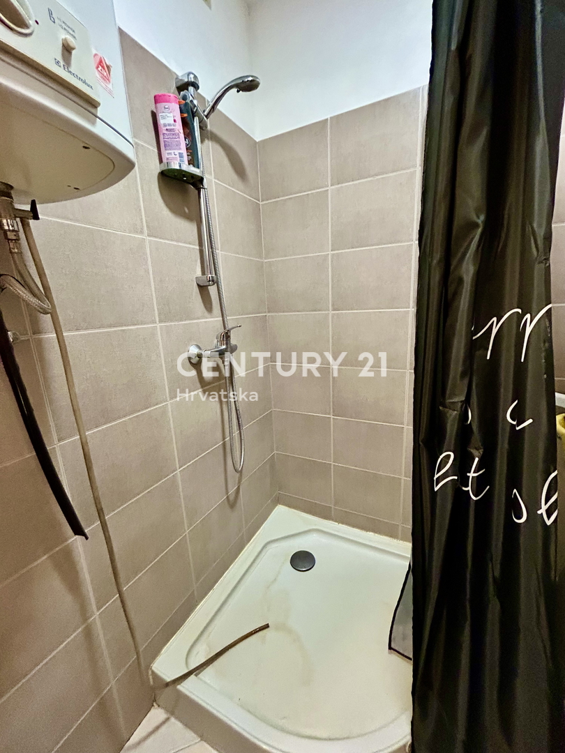 UMAG, CENTAR, NOV STAN Z OPREMO V PRIZEMLJU