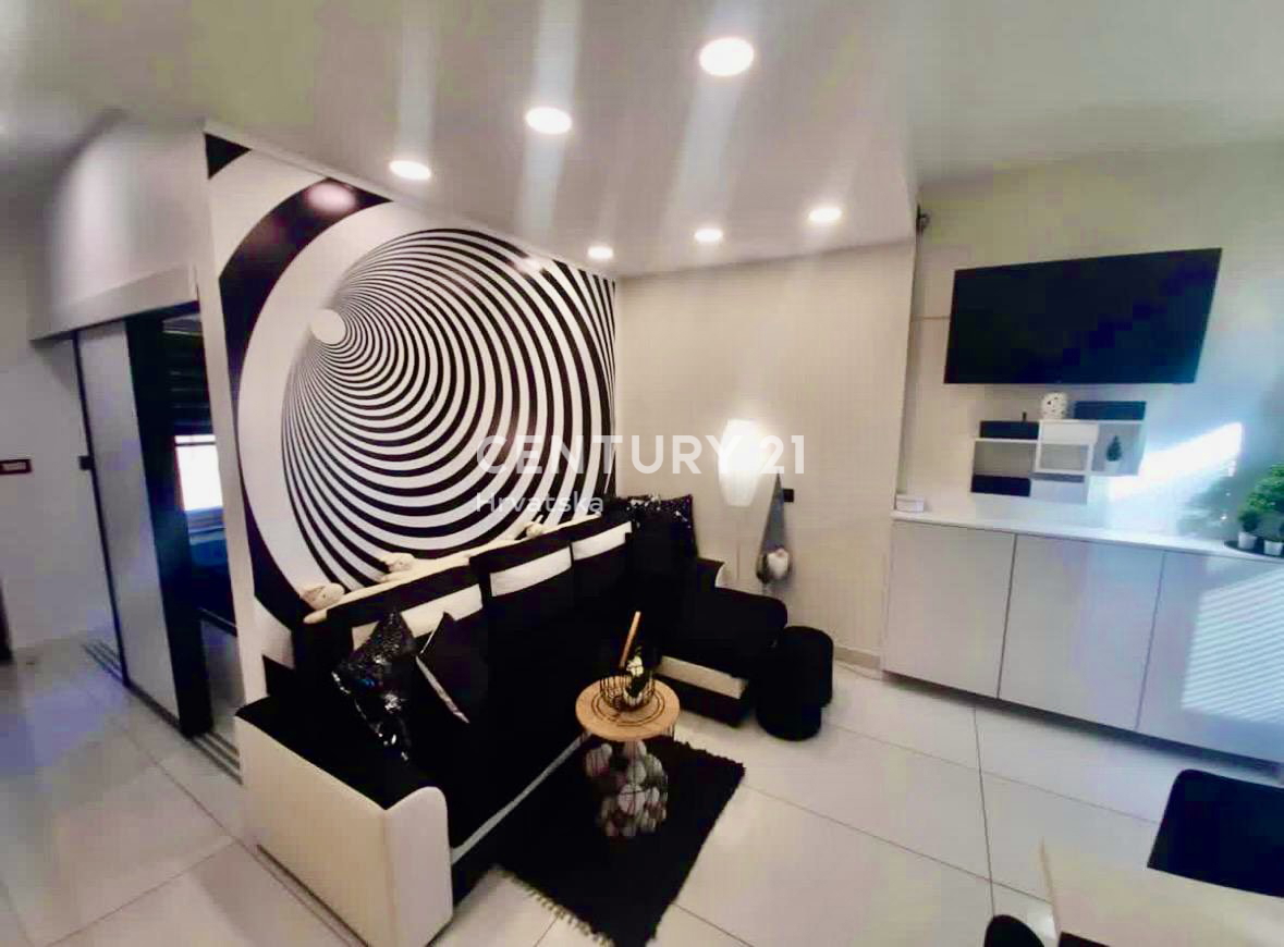 UMAG, CENTAR, NOV STAN Z OPREMO V PRIZEMLJU