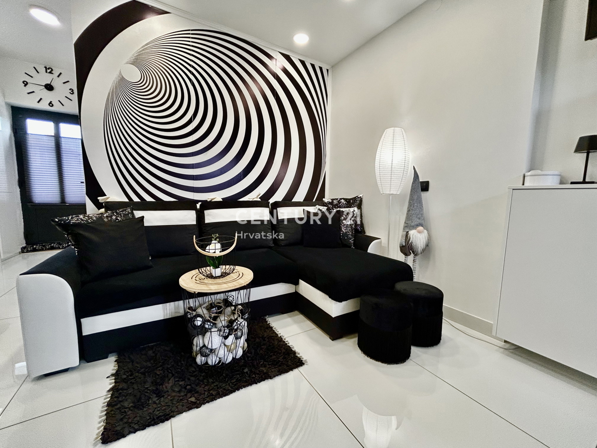 UMAG, CENTAR, NOV STAN Z OPREMO V PRIZEMLJU