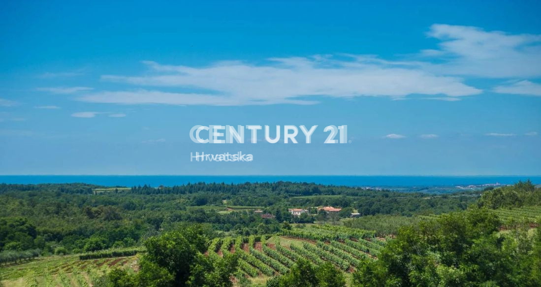 VIŽINADA, PRODAJA GRADBENEGA ZEMLJIŠČA Z GRADBENO DOVOLJENJO IN POGLEDOM NA MORJE