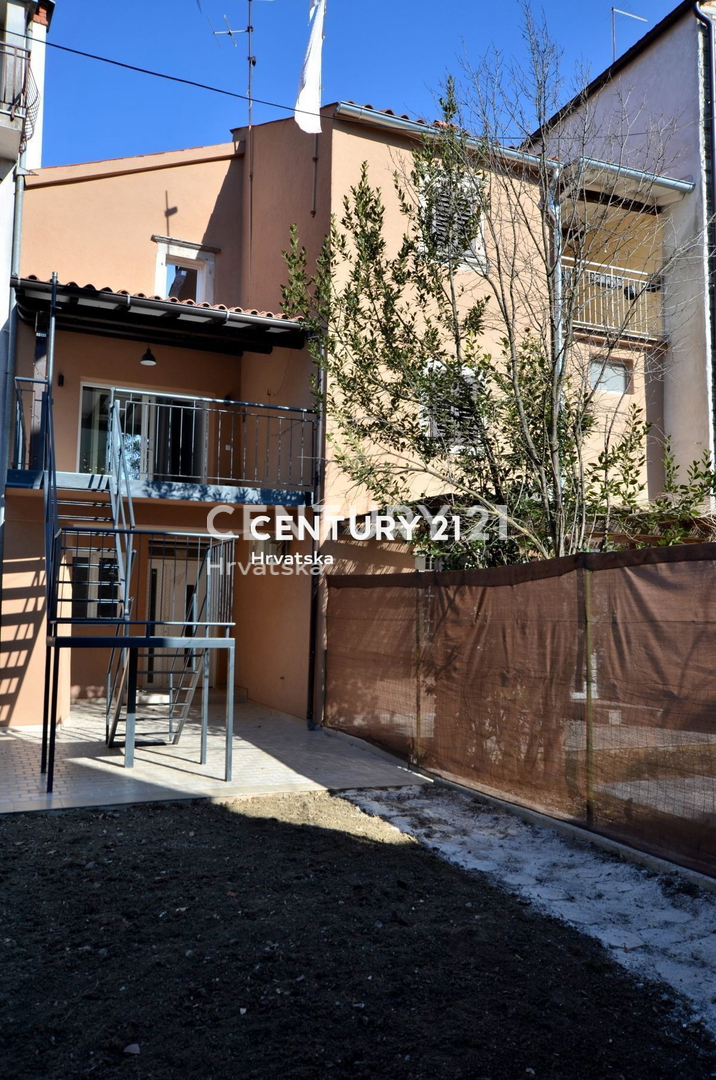 Prodaja, hiša, v nizu, Istarska županija, Pazin