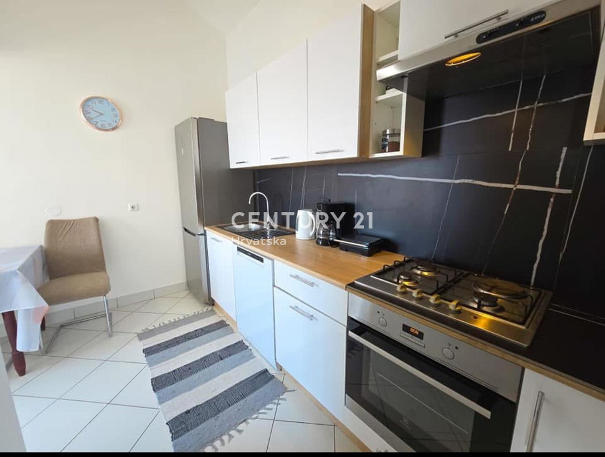 POREČ, PRODAJA, DVONADSTROPNO STANOVANJE S POGLEDOM NA MORJE