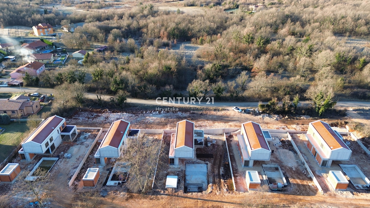 LABIN, NOVOZGRADNENA VILA S BAZENOM IN 4 SPALNE SOBE