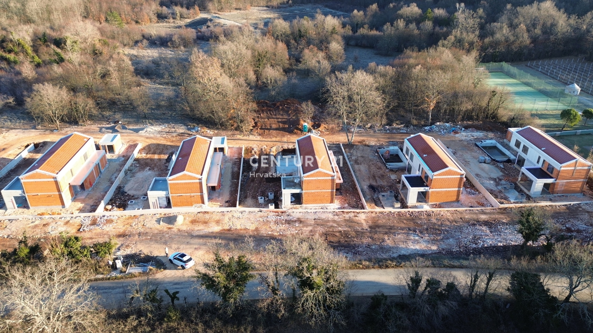 LABIN, NOVOZGRADNENA VILA S BAZENOM IN 4 SPALNE SOBE