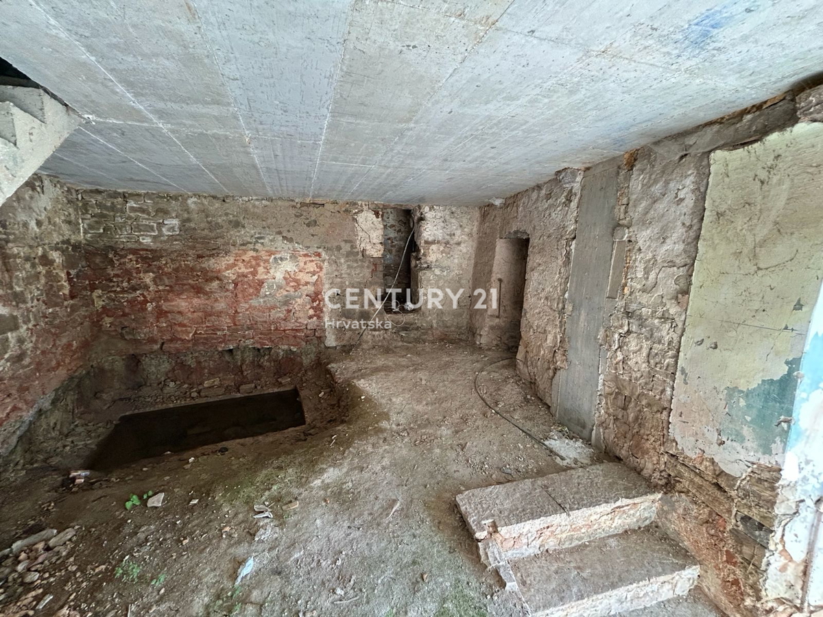 OPRTALJ, HOTEL, DELNO RENOVIRANA KAMNITA STARINA