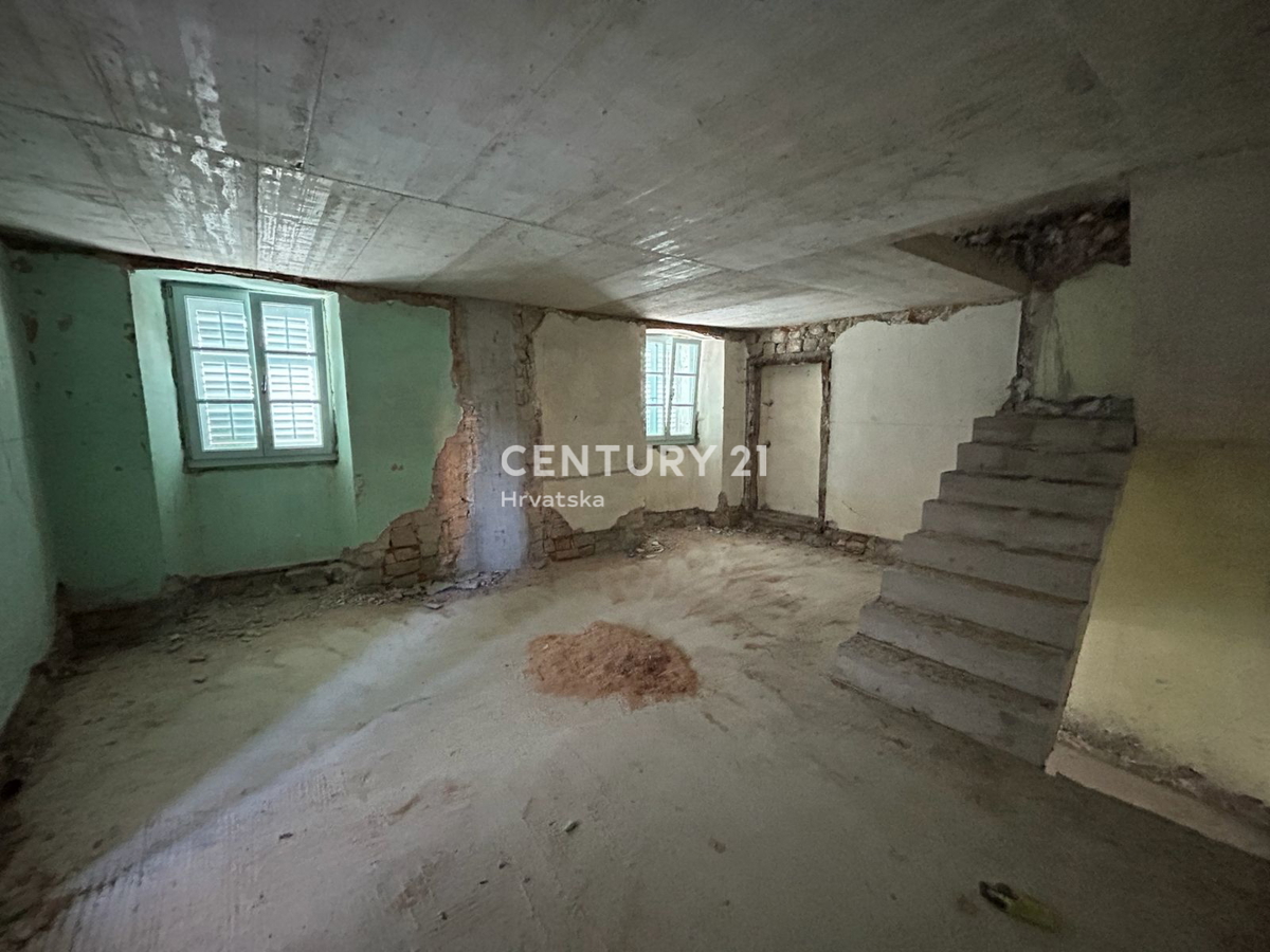 OPRTALJ, HOTEL, DELNO RENOVIRANA KAMNITA STARINA