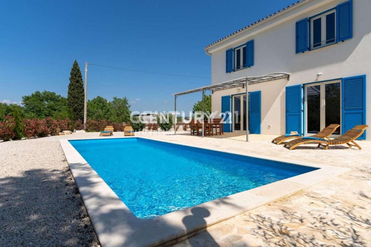 POREČ, VIŠNJAN, ROMANTIČNA HIŠA S ČUDOVITO OKOLICO IN BAZENOM