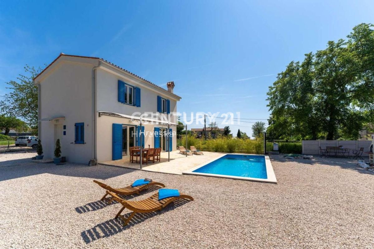 POREČ, VIŠNJAN, ROMANTIČNA HIŠA S ČUDOVITO OKOLICO IN BAZENOM