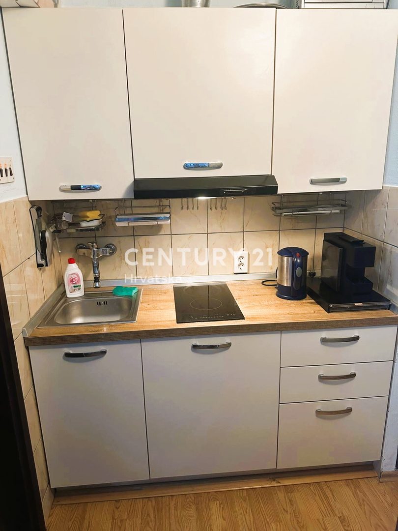 POREČ, PRODAJA SE STAN 50 M OD MORA, PRILOŽNOST