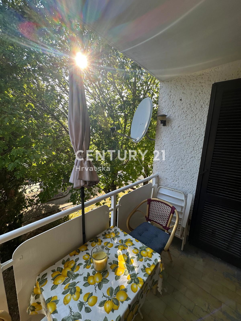 POREČ, PRODAJA SE STAN 50 M OD MORA, PRILOŽNOST