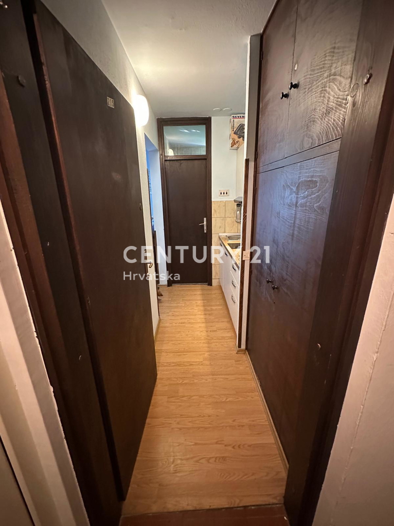 POREČ, PRODAJA SE STAN 50 M OD MORA, PRILOŽNOST