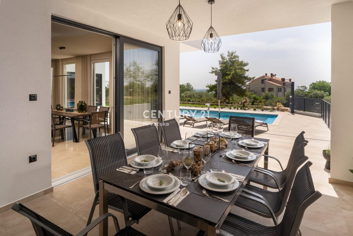 VABRIGA, ČUDOVITA, LUKSUZNA VILA S BAZENOM NA ODLIČNI LOKACIJI