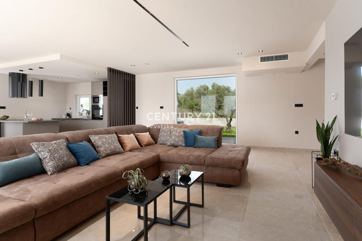 VABRIGA, ČUDOVITA, LUKSUZNA VILA S BAZENOM NA ODLIČNI LOKACIJI