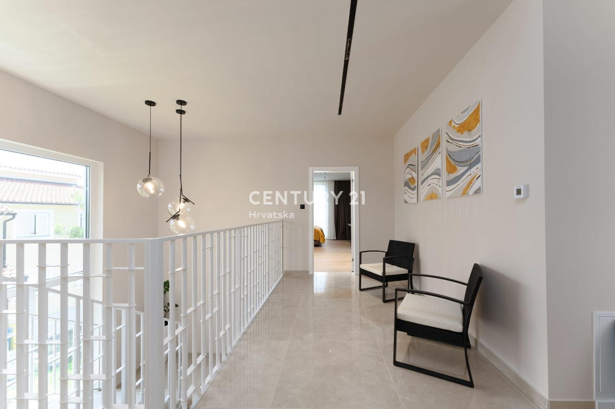 VABRIGA, ČUDOVITA, LUKSUZNA VILA S BAZENOM NA ODLIČNI LOKACIJI