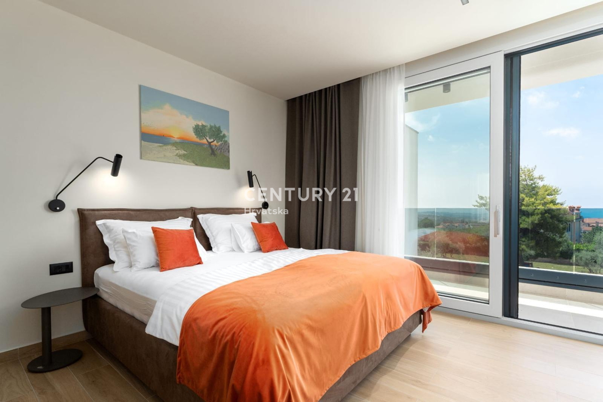 VABRIGA, ČUDOVITA, LUKSUZNA VILA S BAZENOM NA ODLIČNI LOKACIJI